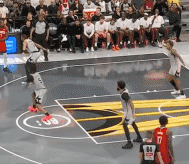 体育app-球员动态：马刺后卫状态神勇，连续砍下高分